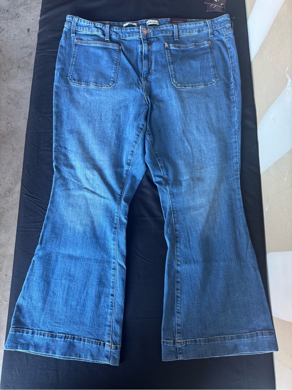 Ava & Viv Size 26 High Rise Patch Pocket Flare Jeans Blue Denim NWT
